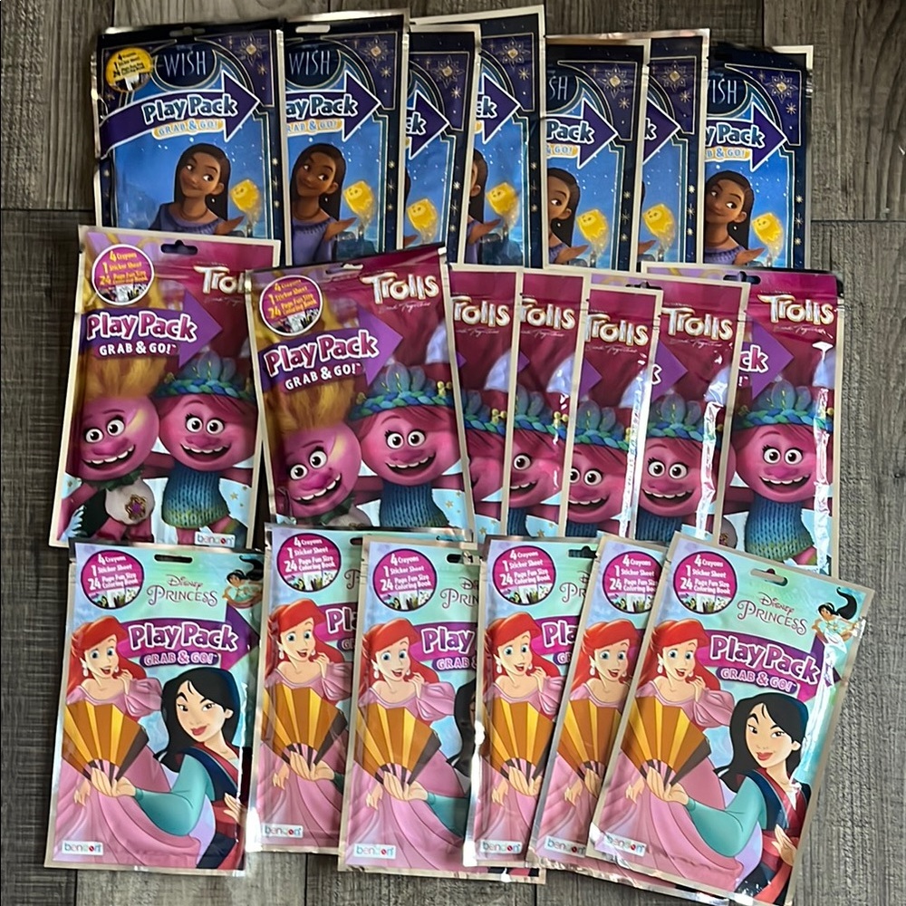 Playpack Grab and Go lot of 20 assorted coloring activity sets . New